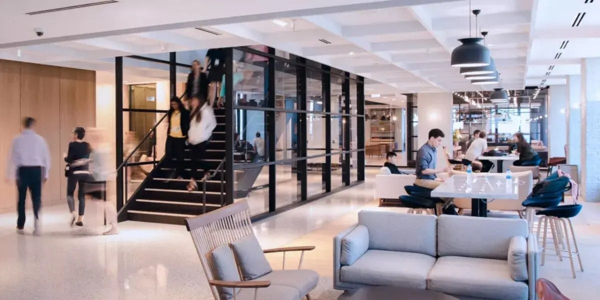 How FrontDeskVisitor.com Facilitates Contractor and Vendor Management